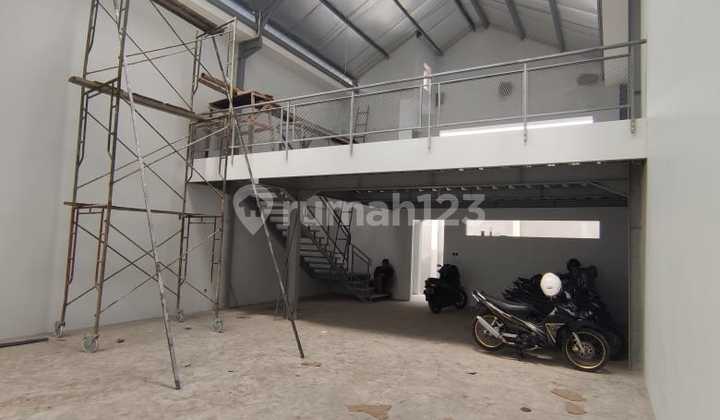 Commercial Warehouse Space on Ciateul Main Road, Bandung City Commercial Warehouse Space on Ciateul Main Road, Bandung City