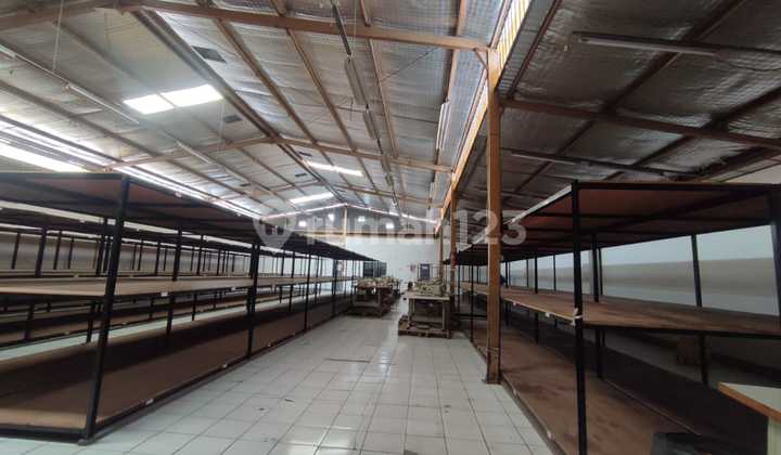 Clean, Ready-to-Occupy Warehouse in Taman Kopo, Bandung City