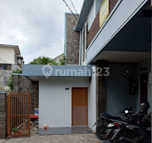 Active Strategic Boarding House at Sayap Surya Sumantri Maranatha, Bandung City 2