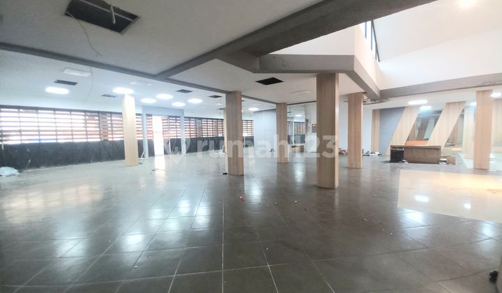 Ruang-usaha Di Cihampelas Mainroad Kota Bandung