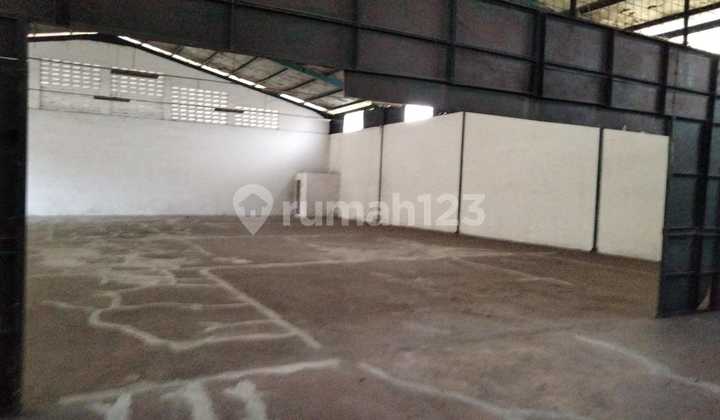 Warehouse and Shop Houses on Main Road, Soekarno Hatta, Suitable for Clinics, Cafes, Restaurants, Banks, Bandung City. 2