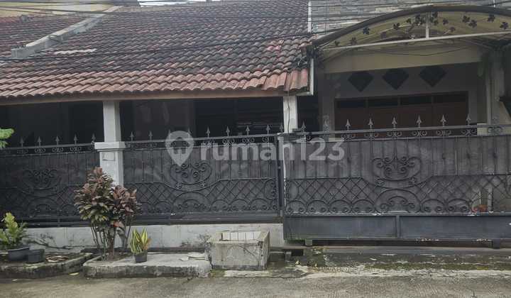 Spacious House in Tki 1 Taman Kopo Bandung City