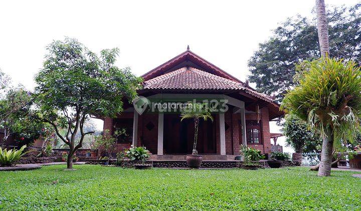 Rumah Villa Etnik, Punya Kelebihan Tanah 300 M2, Cigadung, Dago 1