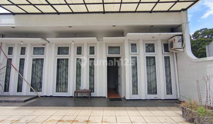 Rumah Lux 2 Lantai Full Furnished di Pusat Kota, Sayap Supratman 2