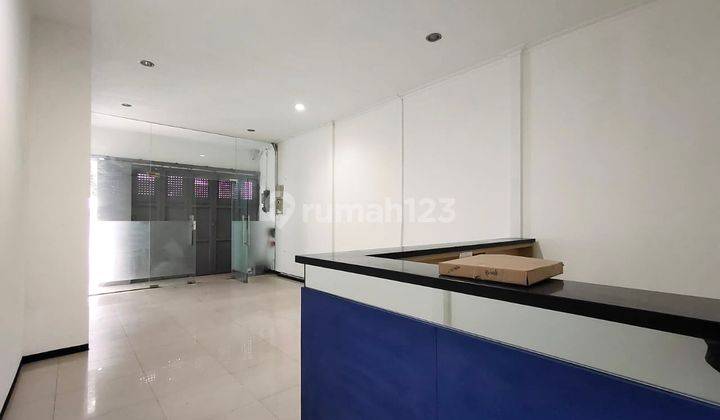 Ruko 3 Lantai Bagus Untuk Kantor, Usaha, Jalan Karapitan Lengkong 2