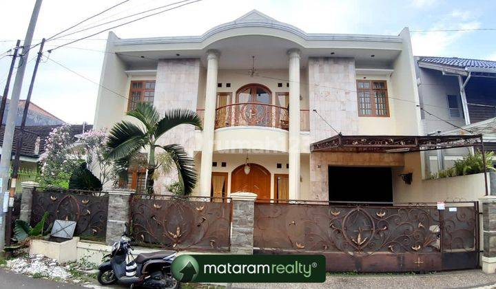 Rumah 2 Lantai, Furnished, Sangat Bagus di Sarijadi Bandung 1