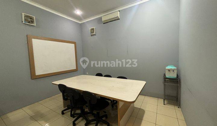 Ruang Kantor 55 m2 di Sayap Jalan Dago, Furnished Siap Pakai