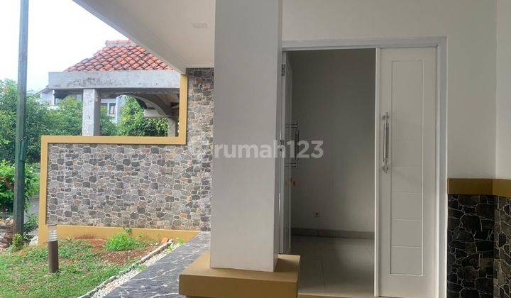 Rumah Siap Huni Terawat Di Kota Wisata  2