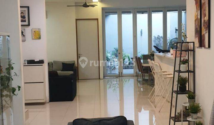 Rumah Rapih Full Furnish Di Taman Royal Tanggerang 2