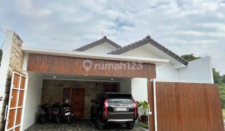 Rumah Cantik dengan Kolan Renang d Ciangsana Bogor 1