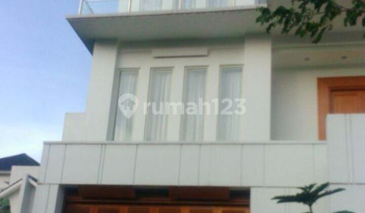 Rumah Mewah Full-Furnished Plus Private Pool, Sentul City - SHM