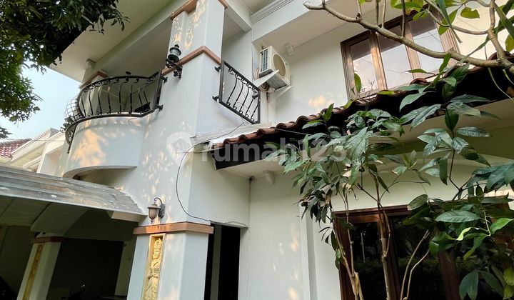 Rumah Modern Asri 2 Lantai Strategis Puri Sriwedari Cibubur - SHM