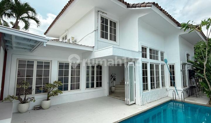 Rumah Modern Asri Full-Furnished Private Pool Sentul City - SHM