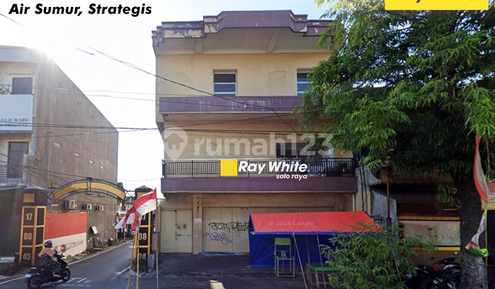 ruko disewakan 3 lantai lokasi strategis solo baru 1