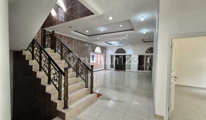 Unit Langka Rumah Gold Cost 600m Hoek 20x30 Selatan Timur, Pik