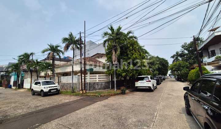Rumah tua Pluit 420 m², Row jalan lebar, nego 