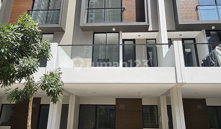 Bisa KPR, Brand New 5x10 3Lt, Balkon besar, SHM, Ready huni