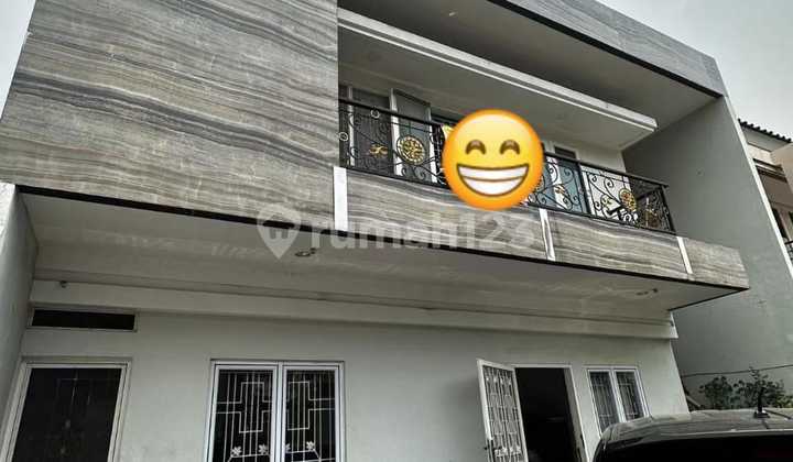 Minimalist House Grisenda 200m 2 Floors, North, North Jakarta