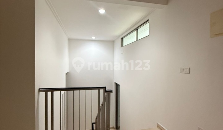 Bisa KPR, Brand New 10X25 Rumah Golf Island 2,5Lantai Bisa KPR, Brand New 10X25 Rumah Golf Island 2,5Lantai