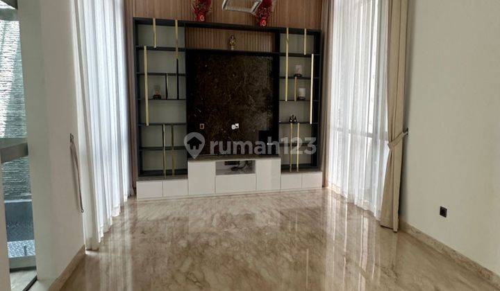  Rumah 3 Lantai Furnished Bagus ada Lift di Golf Island 2