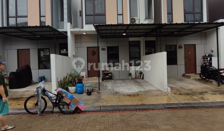 Banjar Wijaya House, 2 Floors, Cipondoh, Tangerang. 2