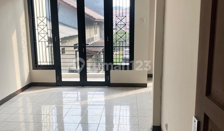 JUAL RUMAH SIAP HUNI DI VILLA JATIWARINGIN JAKARTA TIMUR