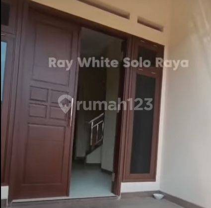 Dijual Rumah Bagus 2Lantai di Gentan, Sukoharjo 2