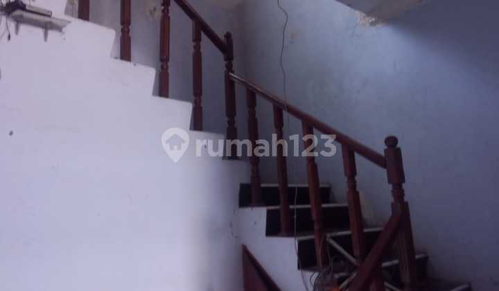 For Rent: Shop House on the Main Road Solo-Jogja, Suitable for Business/Office 2