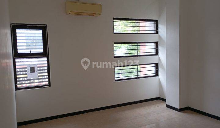 Ruko 3 Lantai Bagus Siap Pakai Di Kawasan Bisnis Tengah Kota Solo 2