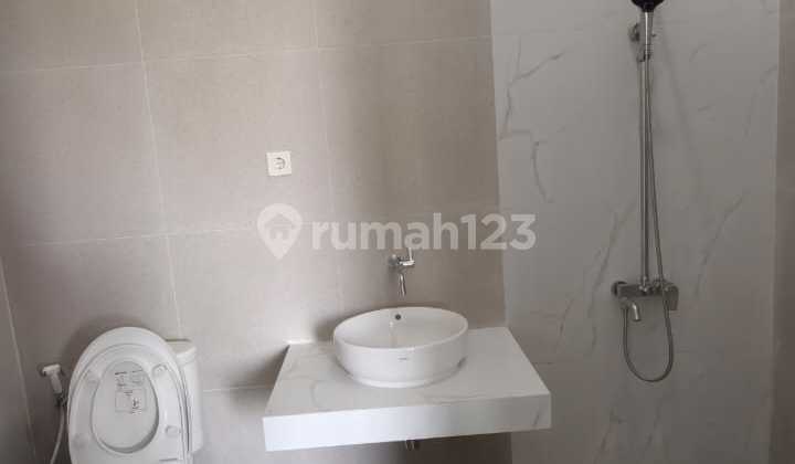 Rumah Mewah 2 Lantai Hook Cluster Elite di Colomadu Dekat Bandara 2