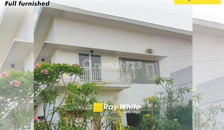 Dijual Rumah Bagus Full Furnished 2 Lantai Siap Huni Lokasi Nusukan Banjarsari Surakarta 1