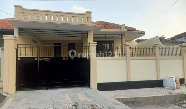 Rumah Bagus Harga Murah Siap Huni Lokasi Banjarsari Solo  2