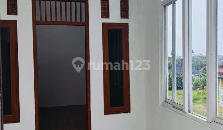 House in Jebres Solo in Good Condition, Well-Maintained and Ready to Use 2