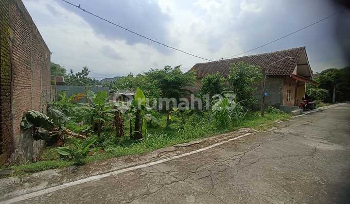 Rumah Bagus Siap Huni + Tanah Luas di Jebres Dekat Kampus Uns 2