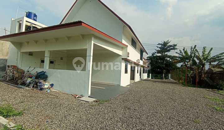 For Rent Nice House With Large Land In Jebres Suitable For Warehouse