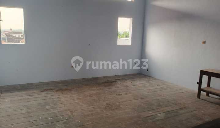 3-Story Shop House on Jl Lawu Bejen Karanganyar, Suitable for Office Use 2