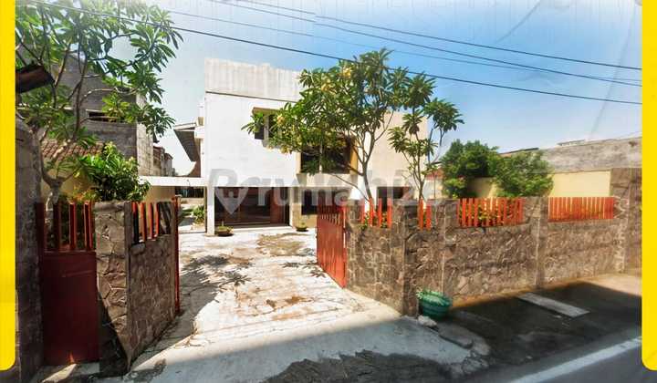 Classic House + Joglo in Laweyan, Central City Suitable for Homestay
