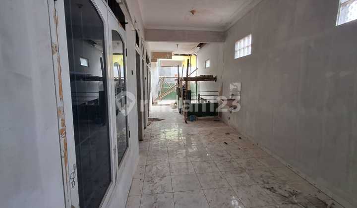 For Rent: Shop House in Pasar Kliwon Solo, Suitable for Business / Office 2