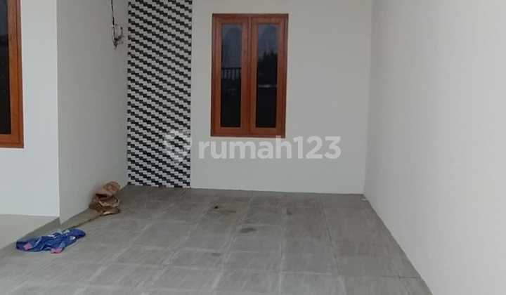 Rumah Baru Bangunan Modern di Laweyan Tengah Kota Dekat Fasum 2