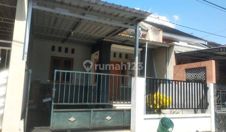 Rumah Bagus Harga Murah Siap Huni Lokasi Palur Dekat Kampus UNS 2