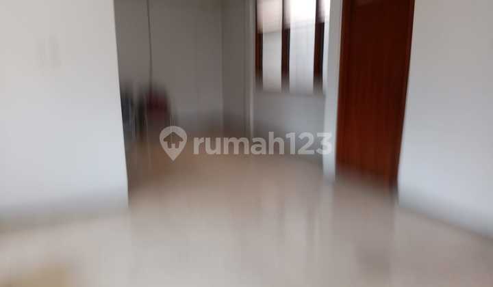 Rumah Di Tengah Kota Solo Dengan Tanah Luas Siap Huni Dekat Fasum 2