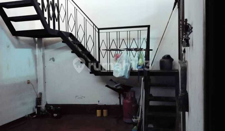 Rumah 2 Lantai di Jebres bisa untuk Kost dan Rumah Tinggal 2