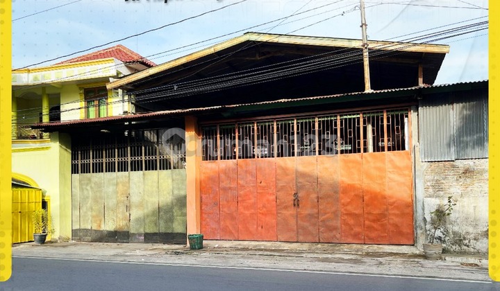 Warehouse + House Located in the Business Area on Jl Kapten Mulyadi Solo Warehouse + House Located in the Business Area on Jl Kapten Mulyadi Solo