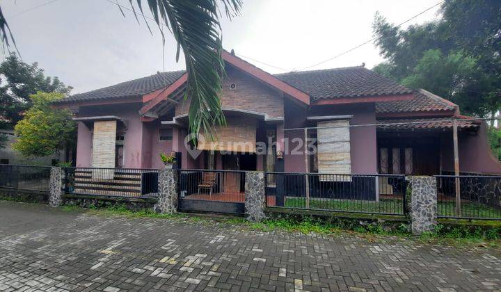 Rumah Klasik Tanah Luas Harga Murah Lokasi Tengah Kota Klaten 2