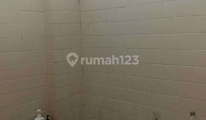 2-Story Hook House Ready to Occupied Just 100 Meters from Ngarsopuro 2