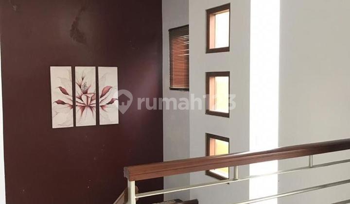 For Sale 2-Story House in Jajar Solo Near Manahan, Good Condition, Ready to Occupy