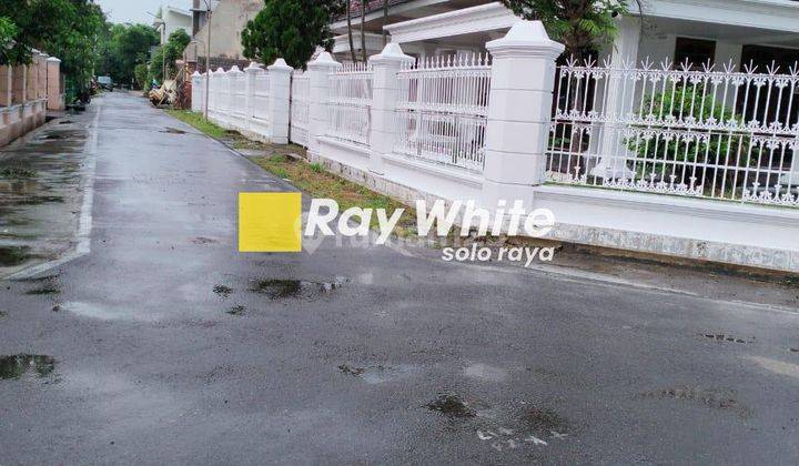 Rumah Bagus Siap Huni Tanah Luas Tengah Kota Solo Dekat Manahan 2