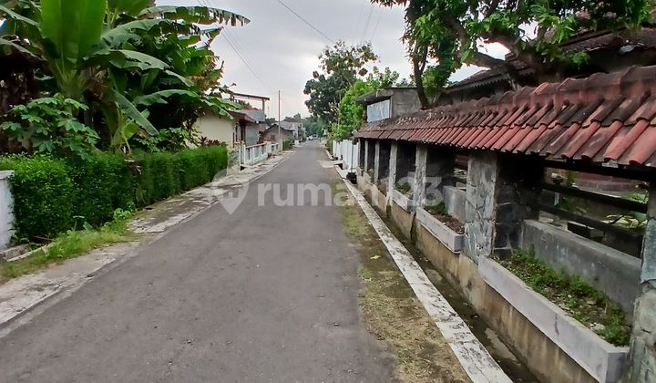 Rumah Klasik Tanah Luas Siap Huni Harga Murah Di Karanganyar Kota