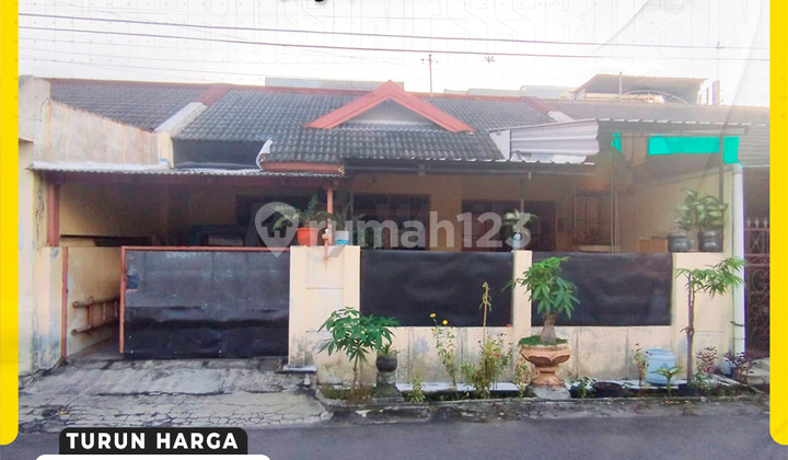 House in Solo Baru Near Mall and Public Facilities with Wide Road Access