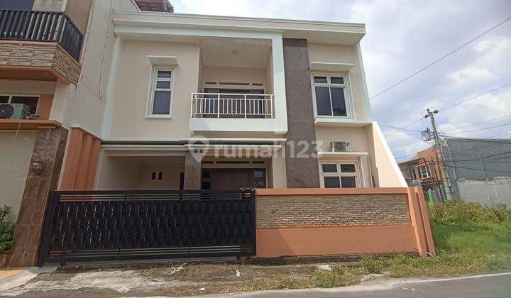 Rumah Baru Cluster 2 lantai lokasi Gentan Solo Raya Bonus Perabot 1